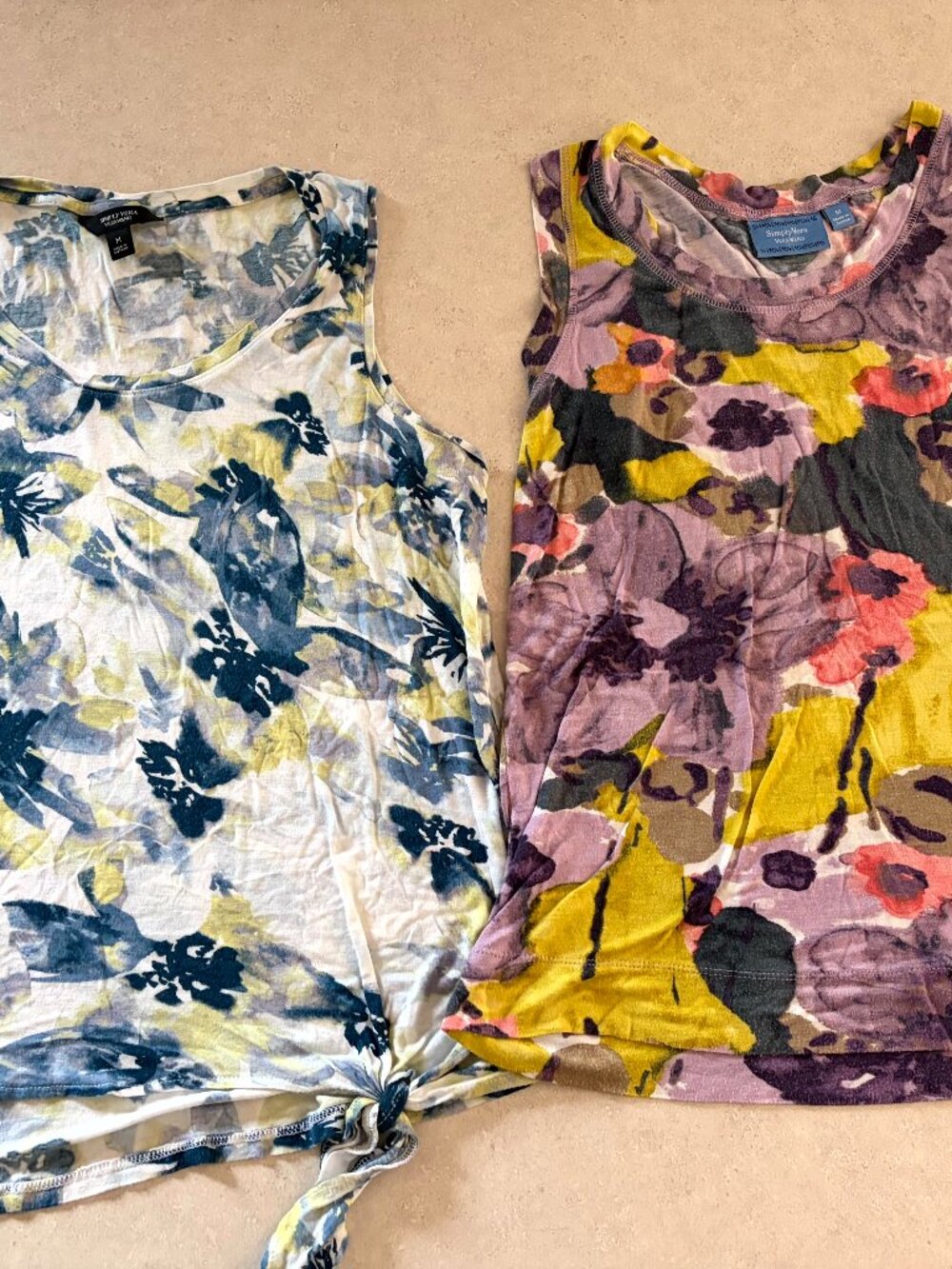 Simply Vera Vera Wang Lot of Two Tank Tops Size Medium Floral